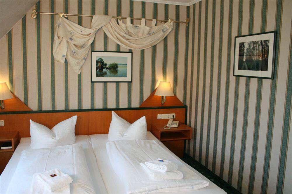 Hotel Seewisch Flessenow ภายนอก รูปภาพ