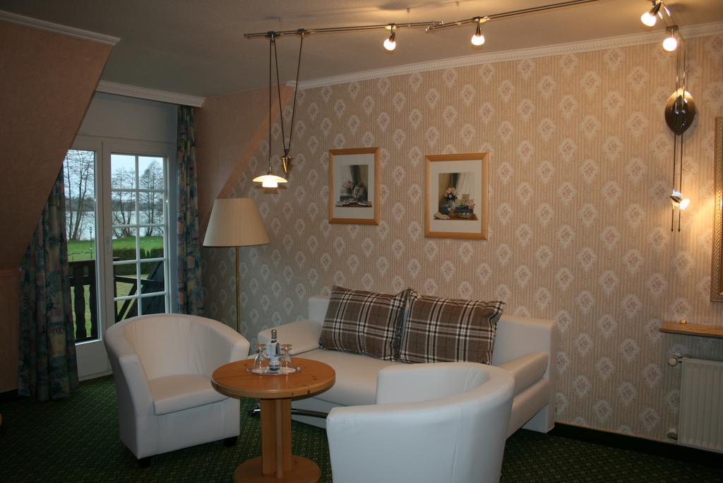 Hotel Seewisch Flessenow ภายนอก รูปภาพ